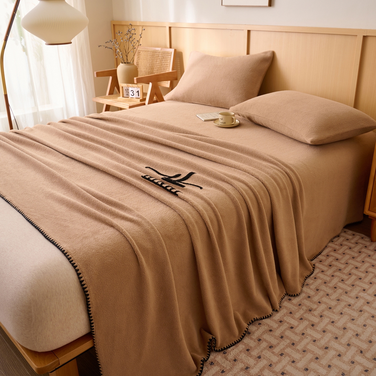 91家纺网 家纺一手货源 找家纺 早晨家纺 2025新款华泰款高克重牛奶绒仿羊绒单床单系列 华泰-高级咖