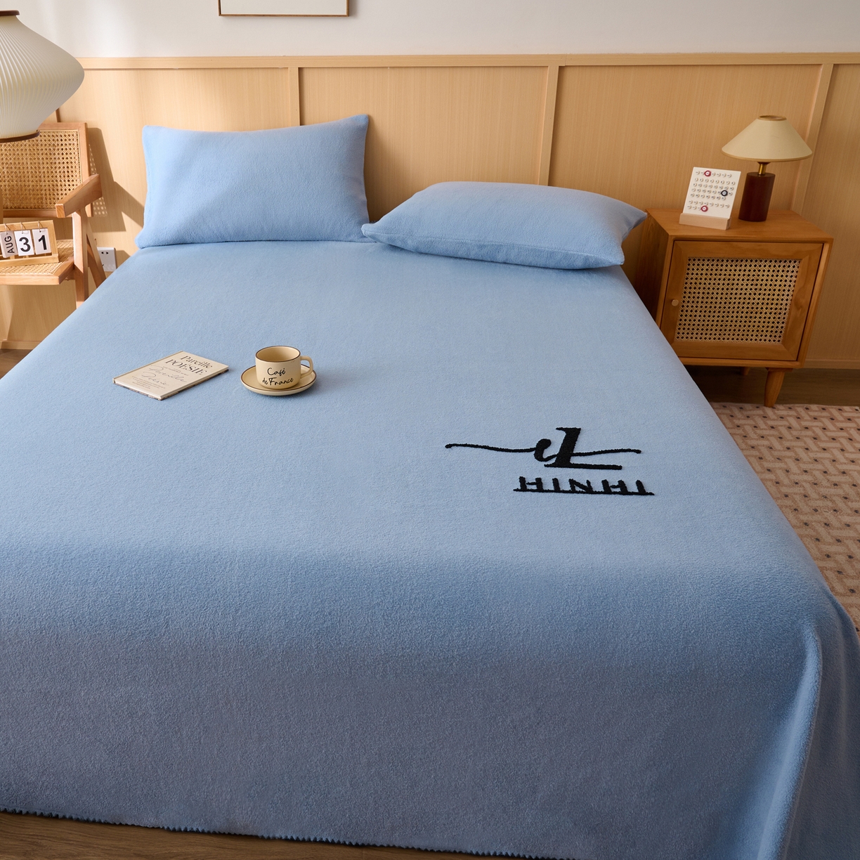 91家纺网 家纺一手货源 找家纺 早晨家纺 2025新款华泰款高克重牛奶绒仿羊绒单床单系列 华泰-雾蓝