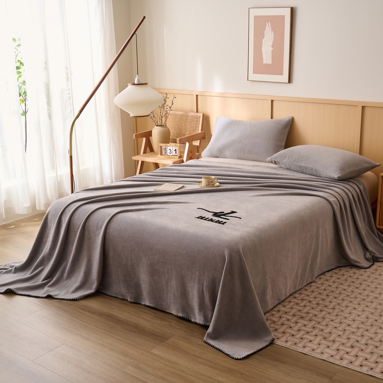 91家纺网 家纺一手货源 找家纺 早晨家纺 2025新款华泰款高克重牛奶绒仿羊绒单床单系列 华泰-高级灰