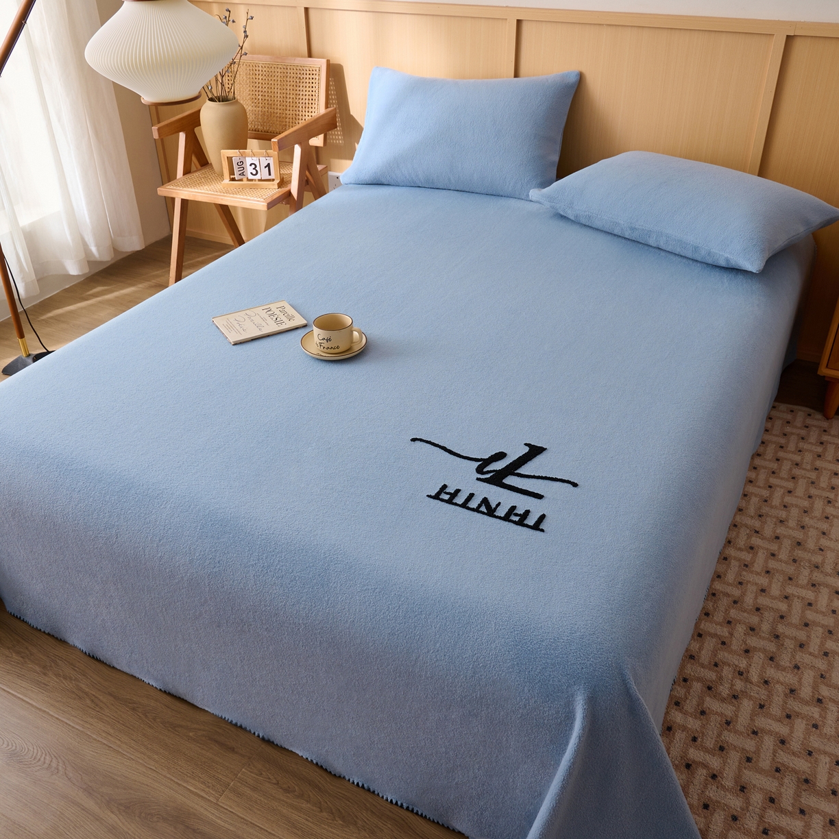 91家纺网 家纺一手货源 找家纺 早晨家纺 2025新款华泰款高克重牛奶绒仿羊绒单床单系列 华泰-雾蓝