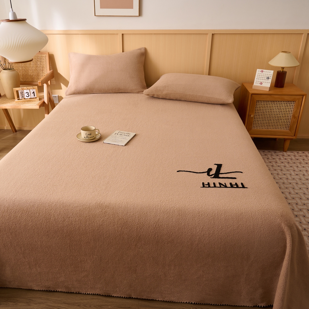 91家纺网 家纺一手货源 找家纺 早晨家纺 2025新款华泰款高克重牛奶绒仿羊绒单床单系列 华泰-高级咖