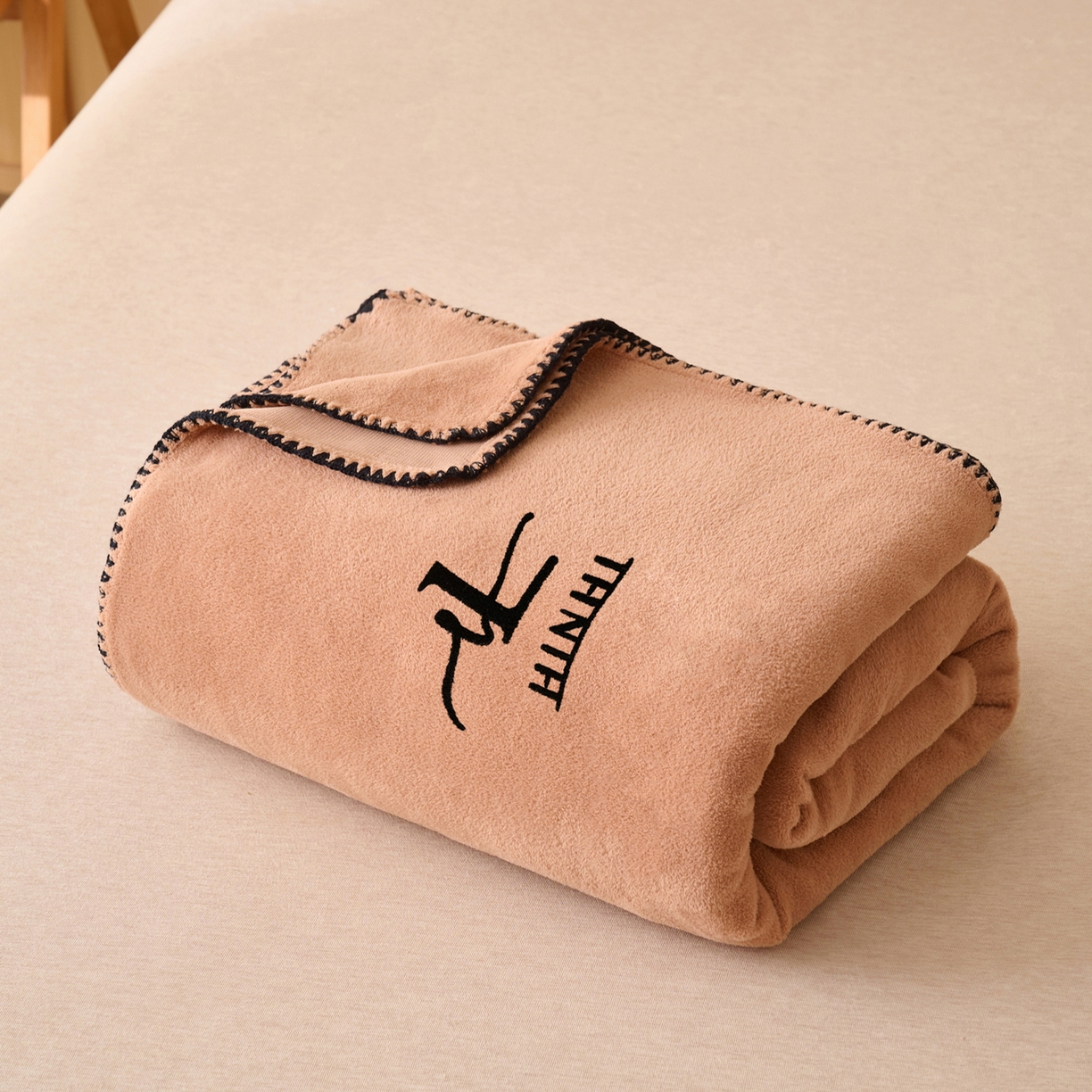 91家纺网 家纺一手货源 找家纺 早晨家纺 2025新款华泰款高克重牛奶绒仿羊绒单床单系列 华泰-焦糖