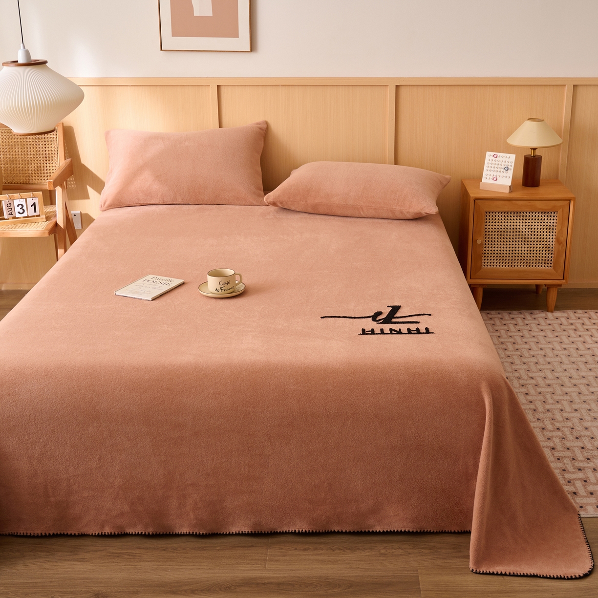 91家纺网 家纺一手货源 找家纺 早晨家纺 2025新款华泰款高克重牛奶绒仿羊绒单床单系列 华泰-焦糖