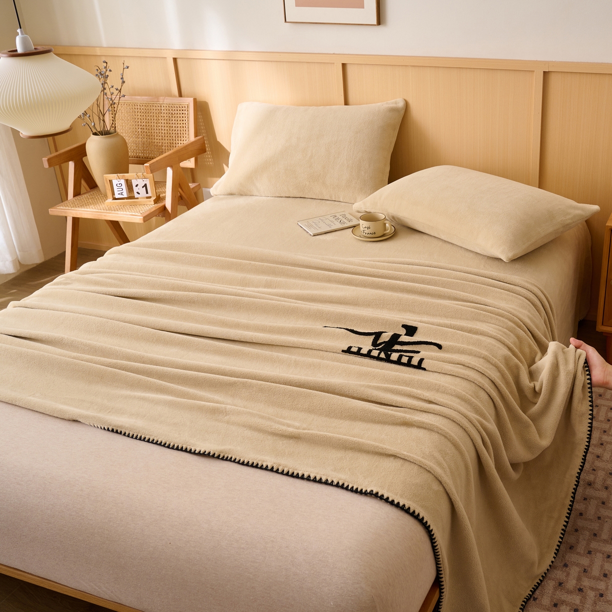 91家纺网 家纺一手货源 找家纺 早晨家纺 2025新款华泰款高克重牛奶绒仿羊绒单床单系列 华泰-米驼