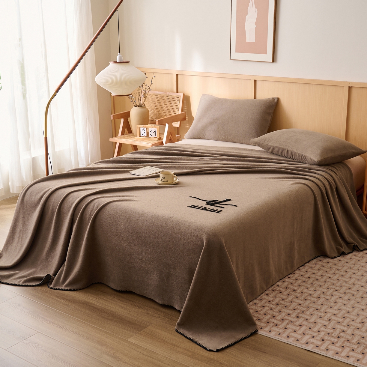 91家纺网 家纺一手货源 找家纺 早晨家纺 2025新款华泰款高克重牛奶绒仿羊绒单床单系列 华泰-奶茶咖