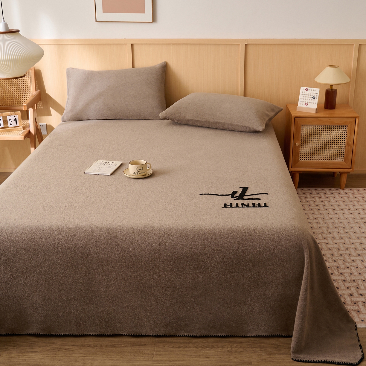 91家纺网 家纺一手货源 找家纺 早晨家纺 2025新款华泰款高克重牛奶绒仿羊绒单床单系列 华泰-奶茶咖