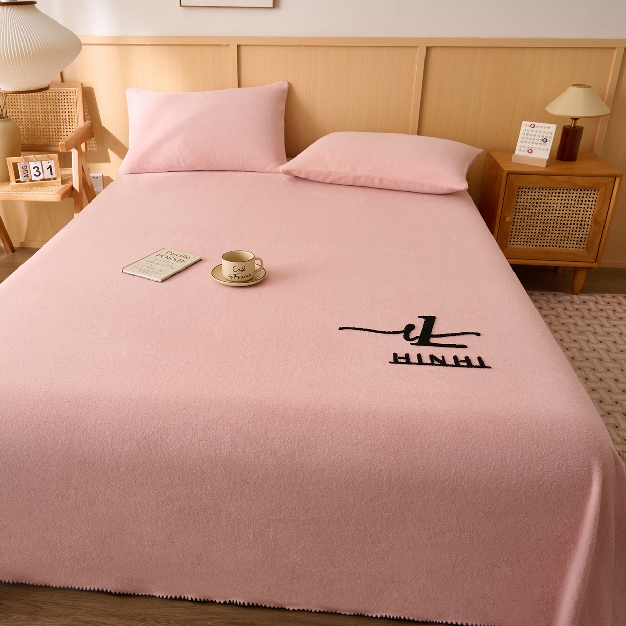 91家纺网 家纺一手货源 找家纺 早晨家纺 2025新款华泰款高克重牛奶绒仿羊绒单床单系列 华泰-玉