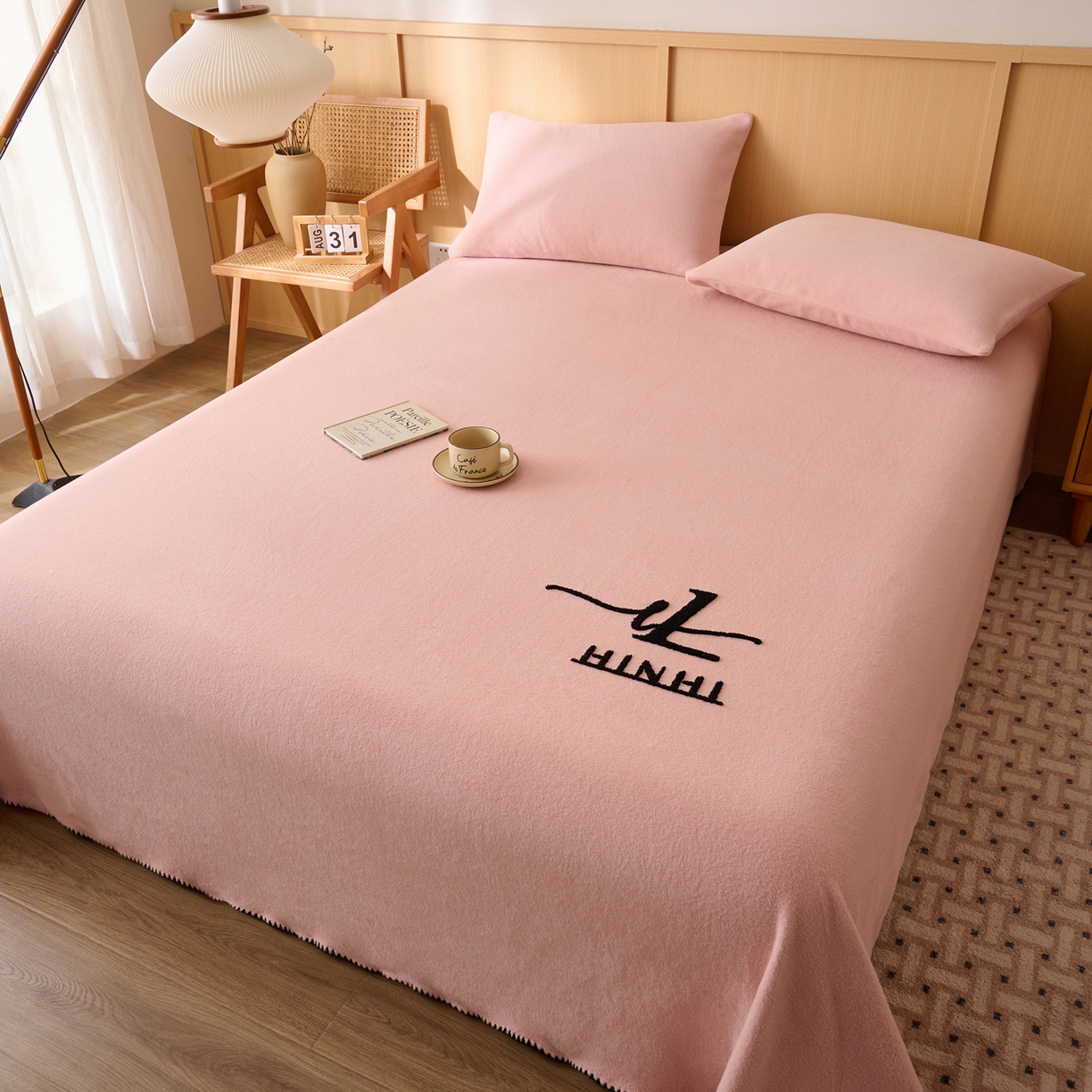 91家纺网 家纺一手货源 找家纺 早晨家纺 2025新款华泰款高克重牛奶绒仿羊绒单床单系列 华泰-玉