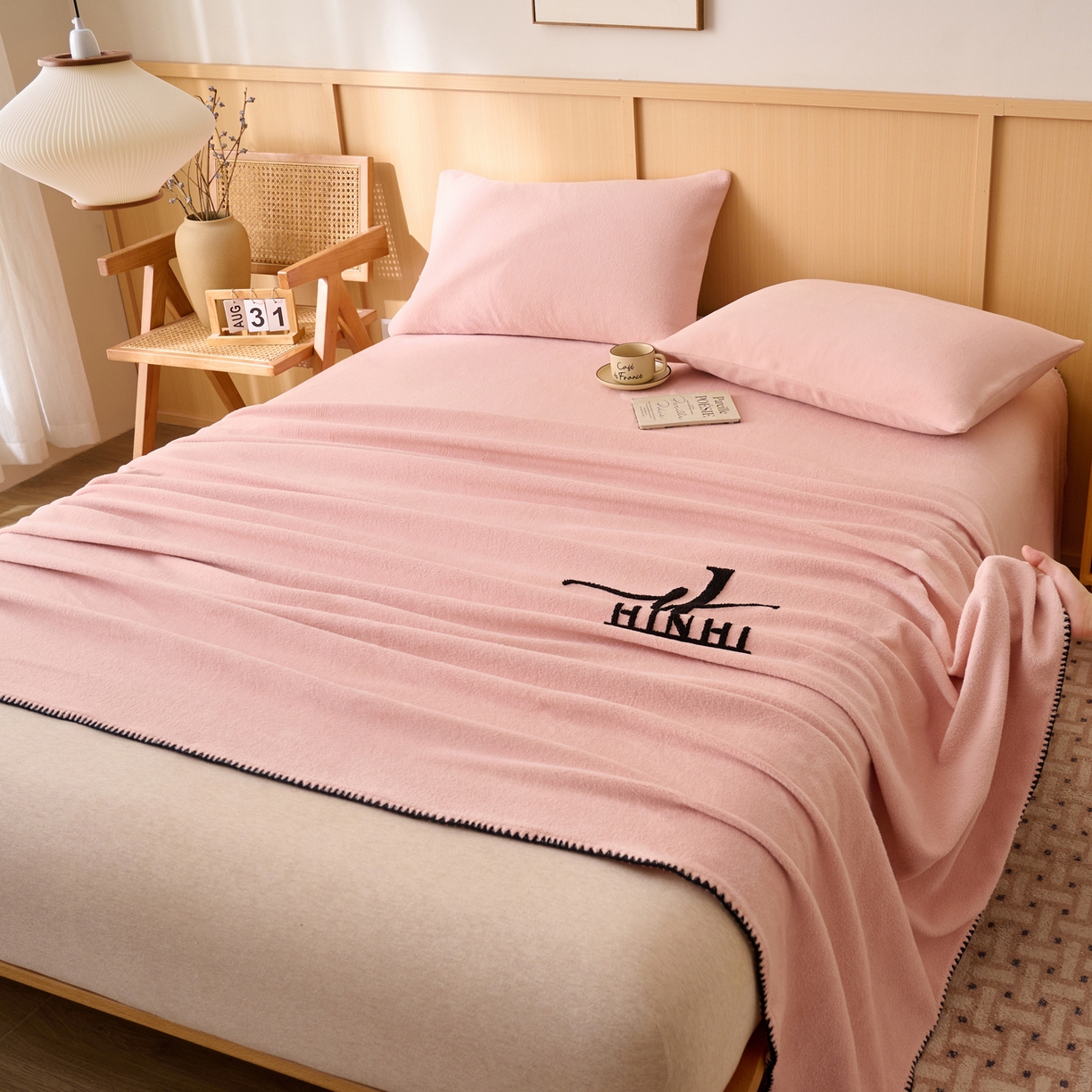 91家纺网 家纺一手货源 找家纺 早晨家纺 2025新款华泰款高克重牛奶绒仿羊绒单床单系列 华泰-玉