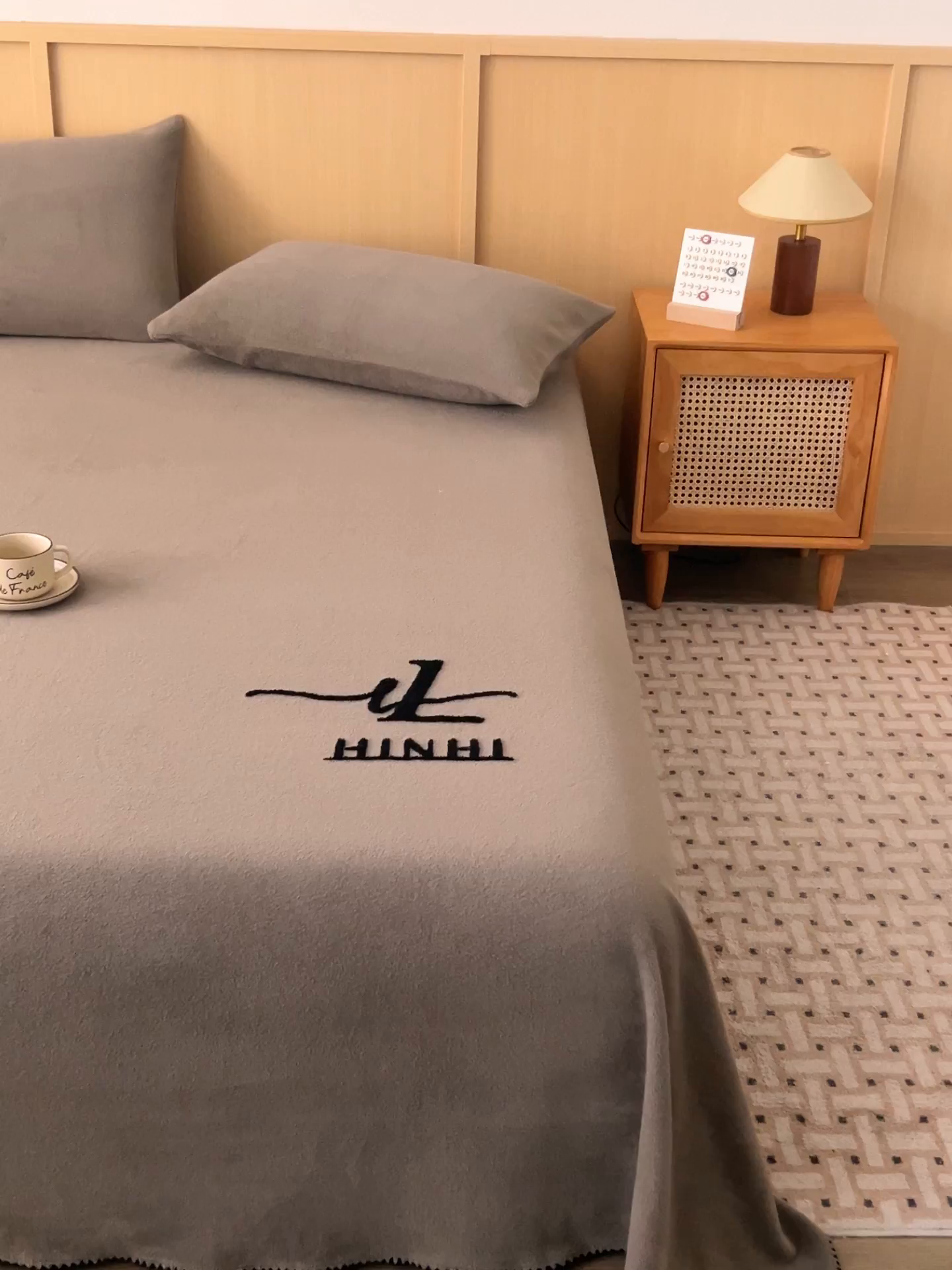 91家纺网 家纺一手货源 找家纺 早晨家纺 2025新款华泰款高克重牛奶绒仿羊绒单床单系列 华泰-奶茶咖