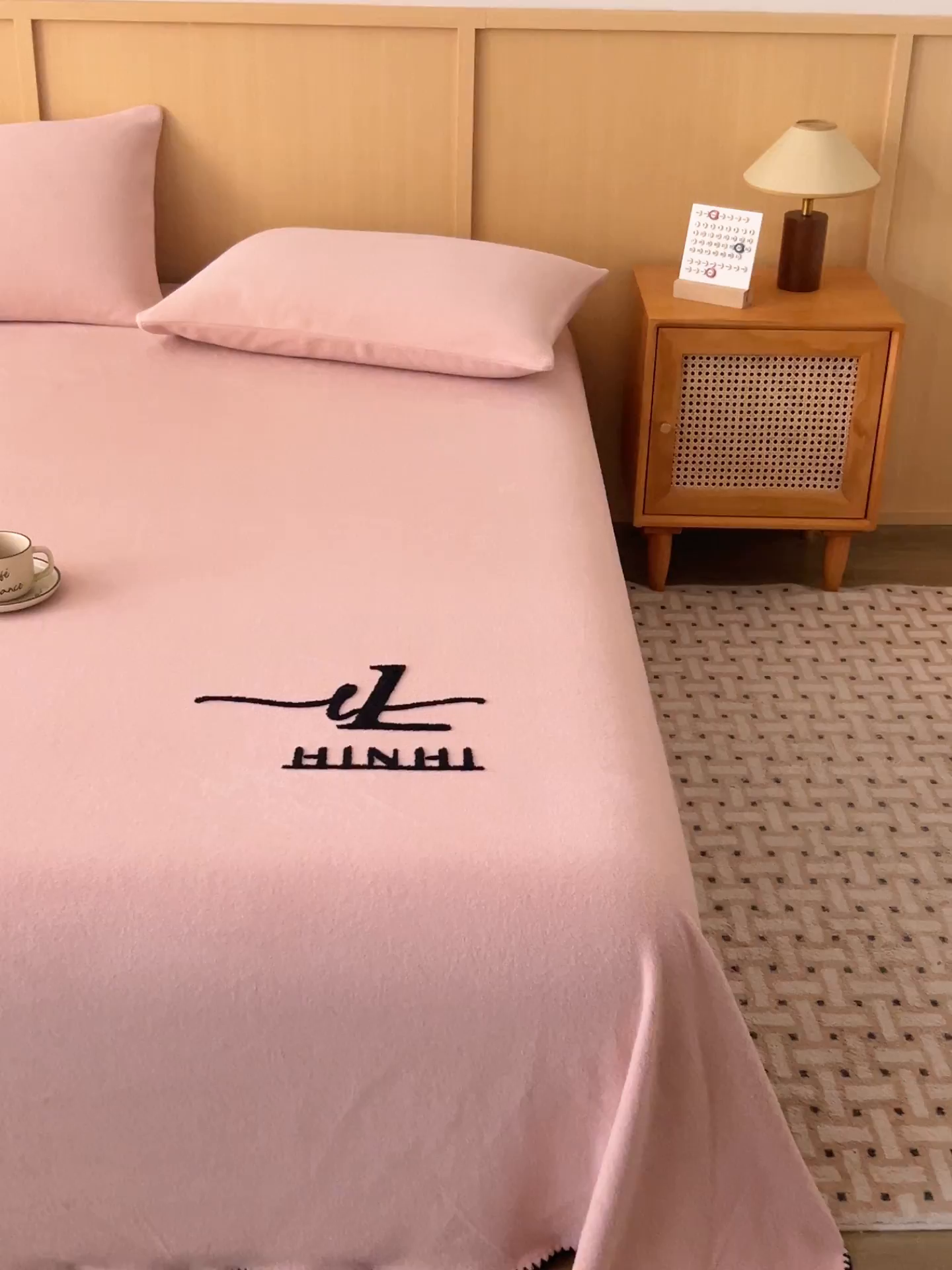 91家纺网 家纺一手货源 找家纺 早晨家纺 2025新款华泰款高克重牛奶绒仿羊绒单床单系列 华泰-玉