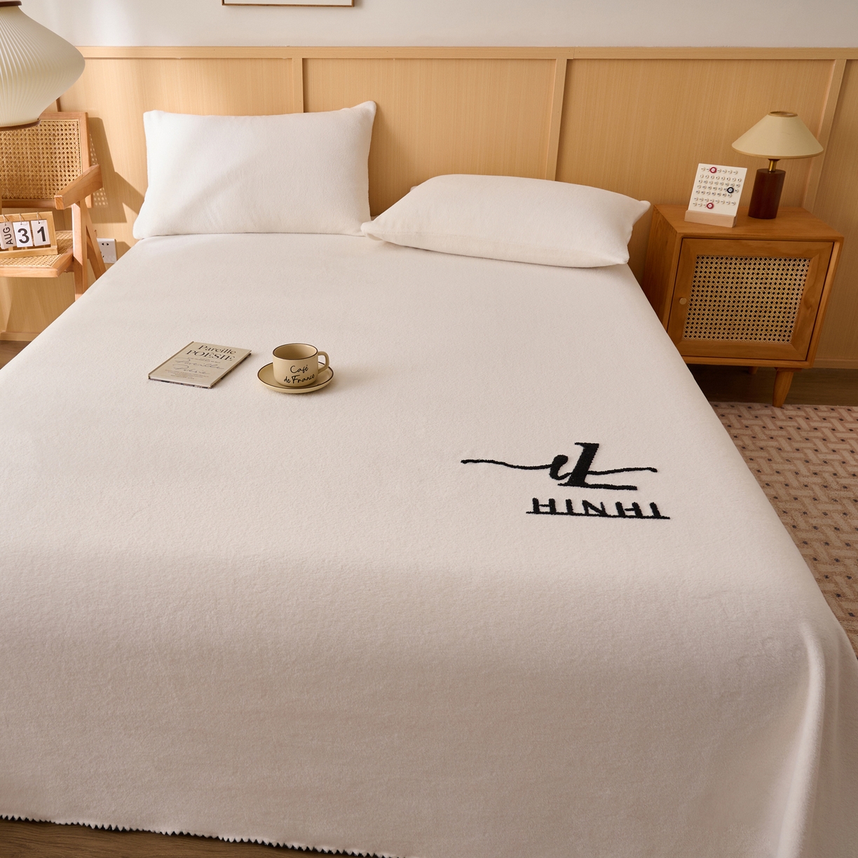 91家纺网 家纺一手货源 找家纺 早晨家纺 2025新款华泰款高克重牛奶绒仿羊绒单床单系列 华泰-奶白