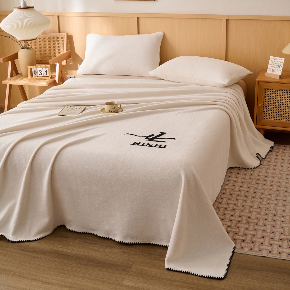 91家纺网 家纺一手货源 找家纺 早晨家纺 2025新款华泰款高克重牛奶绒仿羊绒单床单系列 华泰-奶白