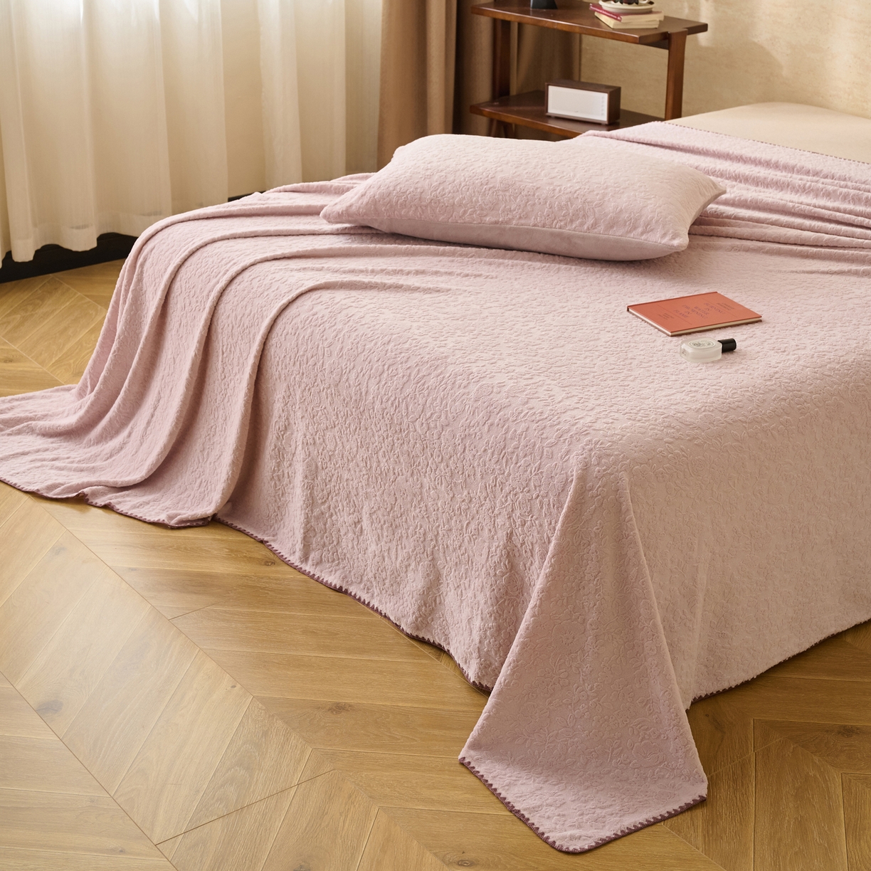 91家纺网 家纺一手货源 找家纺 （总）早晨家纺 2025新款蝴蝶兰款高克重牛奶绒烂花单床单