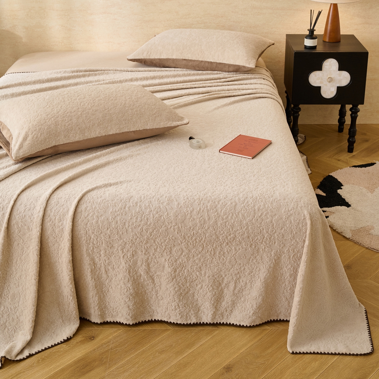 91家纺网 家纺一手货源 找家纺 早晨家纺 2025新款蝴蝶兰款高克重牛奶绒烂花单床单 蝴蝶兰-米驼