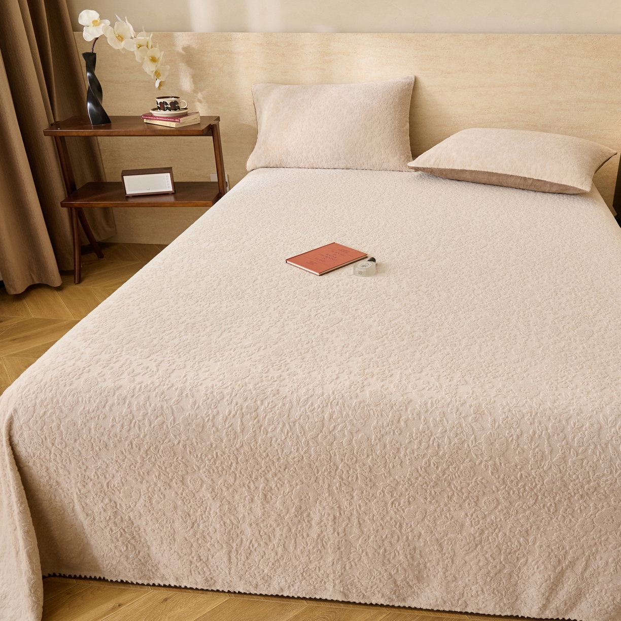 91家纺网 家纺一手货源 找家纺 早晨家纺 2025新款蝴蝶兰款高克重牛奶绒烂花单床单 蝴蝶兰-米驼