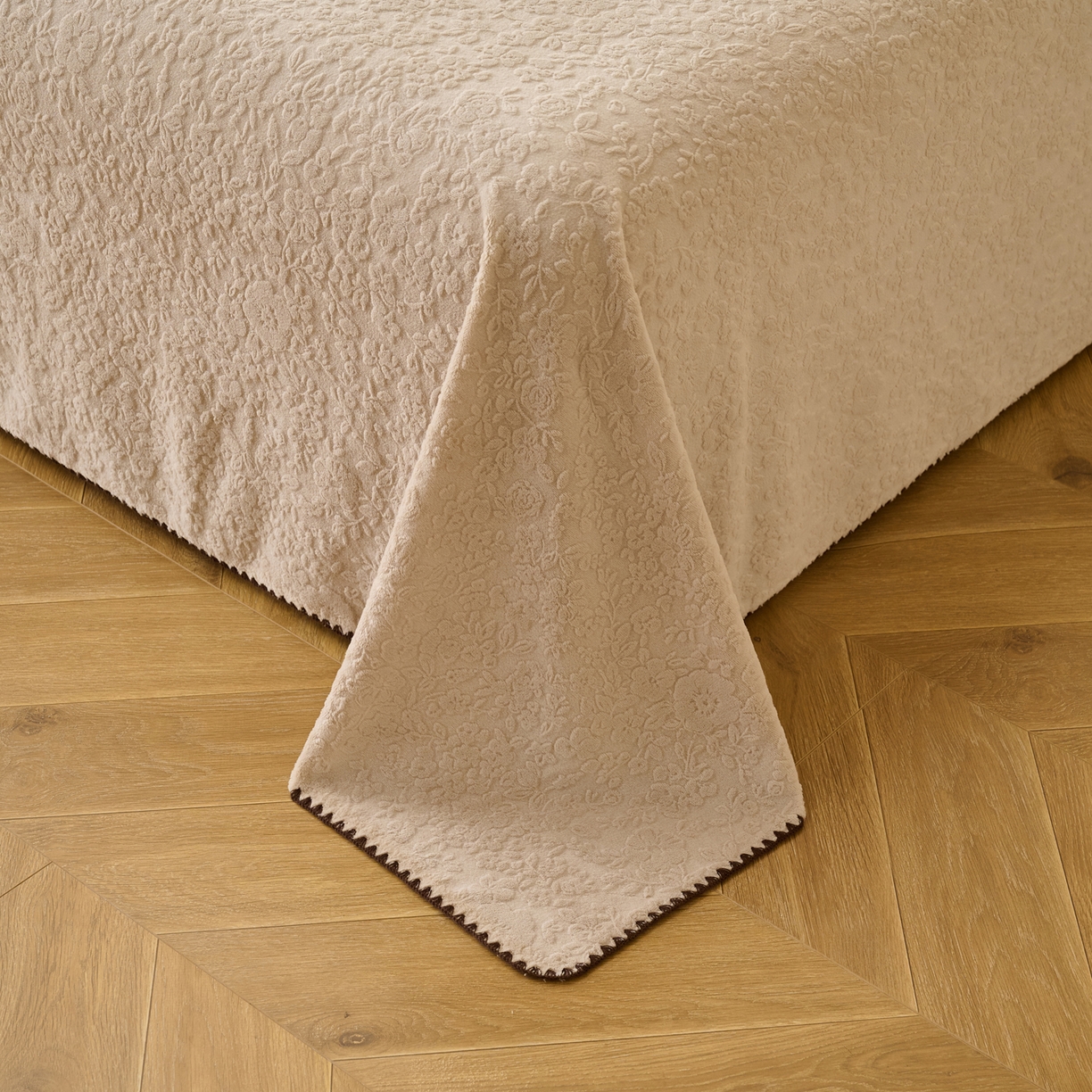 91家纺网 家纺一手货源 找家纺 早晨家纺 2025新款蝴蝶兰款高克重牛奶绒烂花单床单 蝴蝶兰-米驼