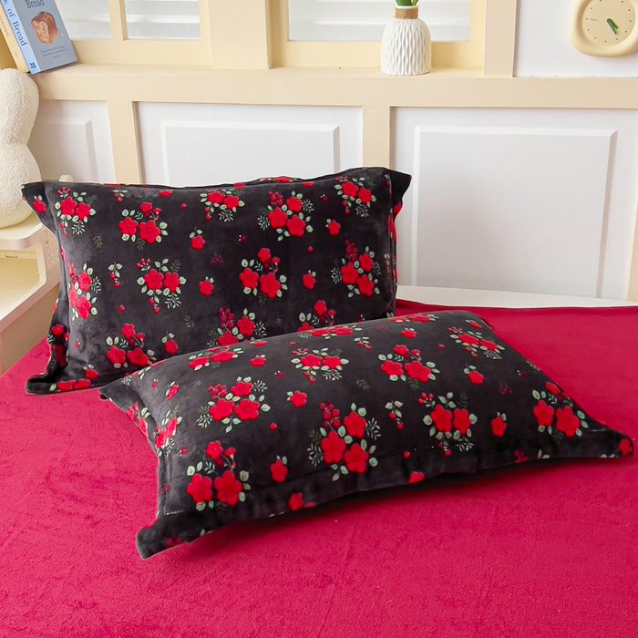 91家纺网 家纺一手货源 找家纺 找底底家纺 2025新款牛奶绒四件套（日发50套优惠8元一套）花妖