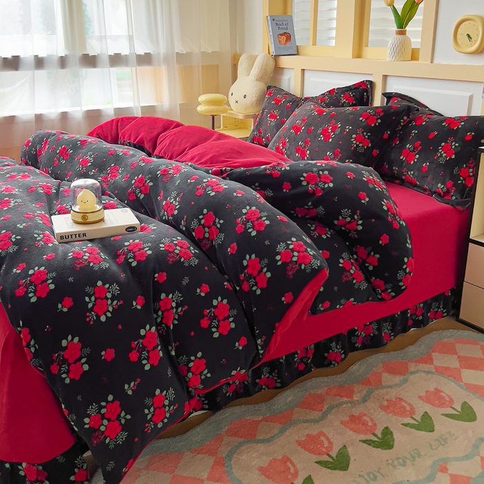 91家纺网 家纺一手货源 找家纺 找底底家纺 2025新款牛奶绒四件套（日发50套优惠8元一套）花妖