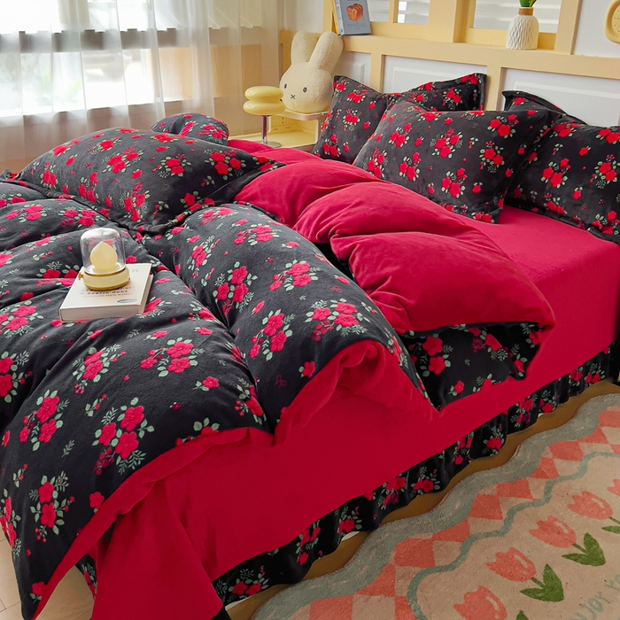 91家纺网 家纺一手货源 找家纺 找底底家纺 2025新款牛奶绒四件套（日发50套优惠8元一套）花妖