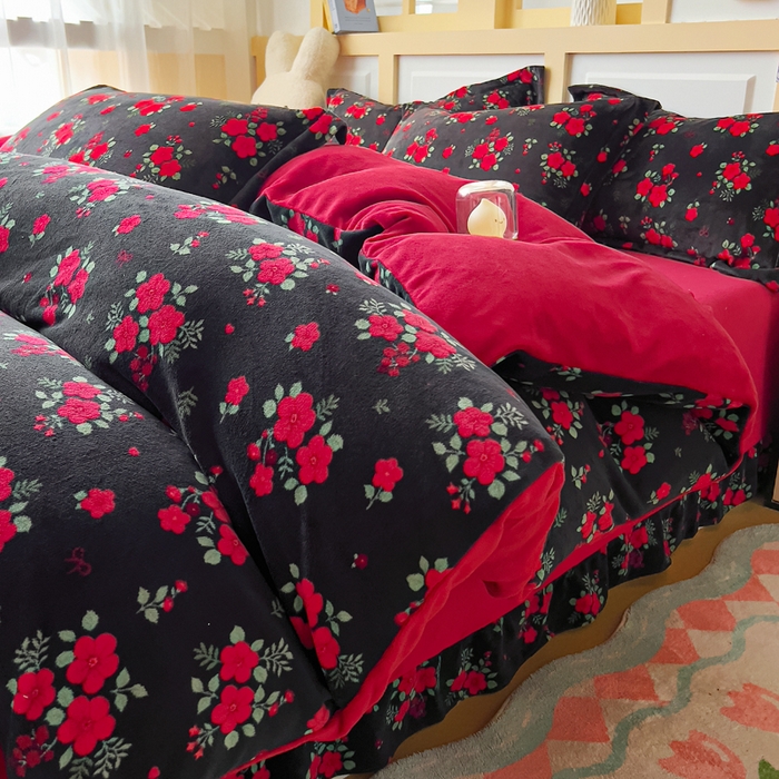 91家纺网 家纺一手货源 找家纺 找底底家纺 2025新款牛奶绒四件套（日发50套优惠8元一套）花妖