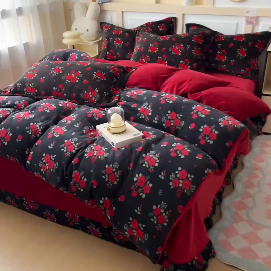 91家纺网 家纺一手货源 找家纺 找底底家纺 2025新款牛奶绒四件套（日发50套优惠8元一套）花妖