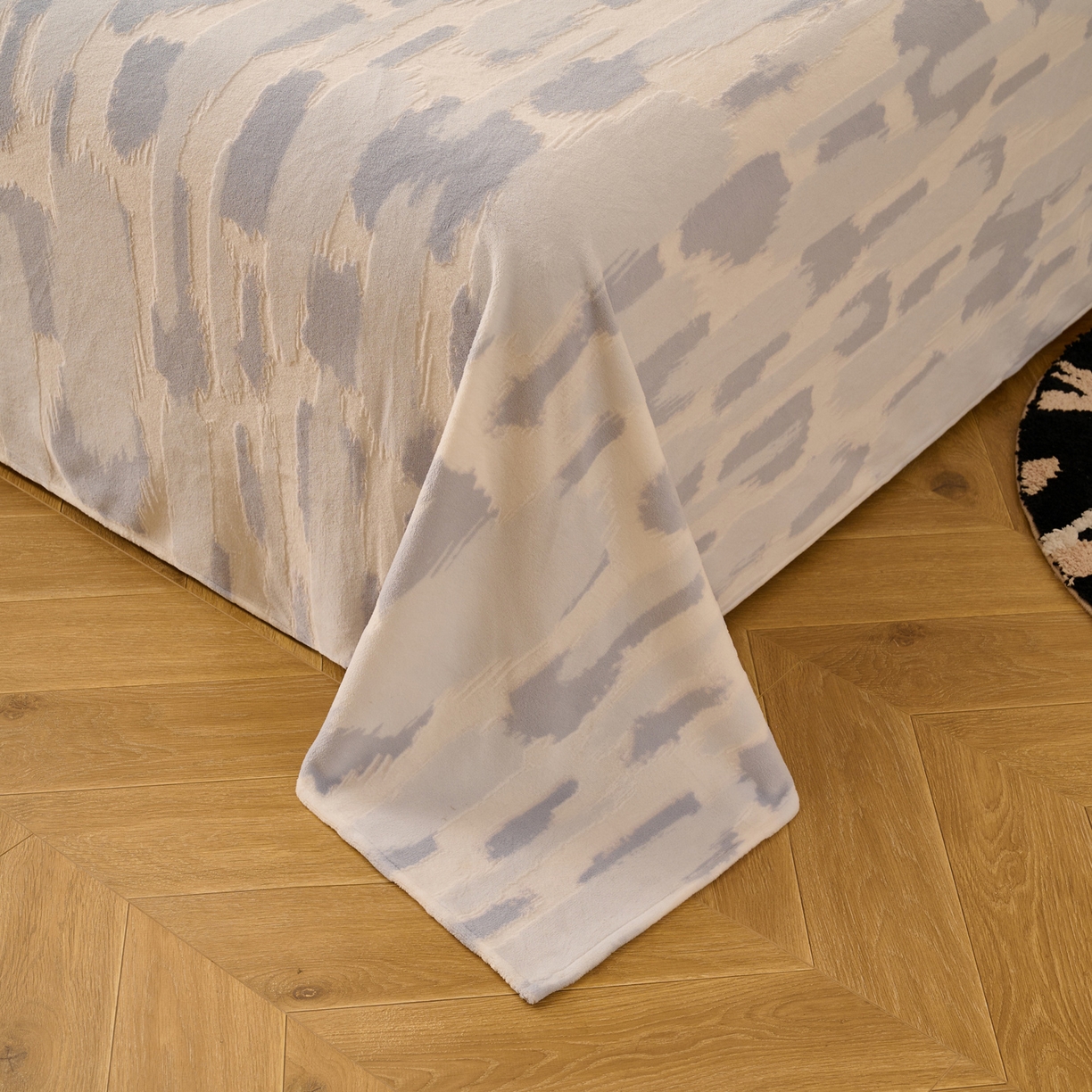 91家纺网 家纺一手货源 找家纺 （总）早晨家纺 2025新款高克重牛奶绒烂花单品床单