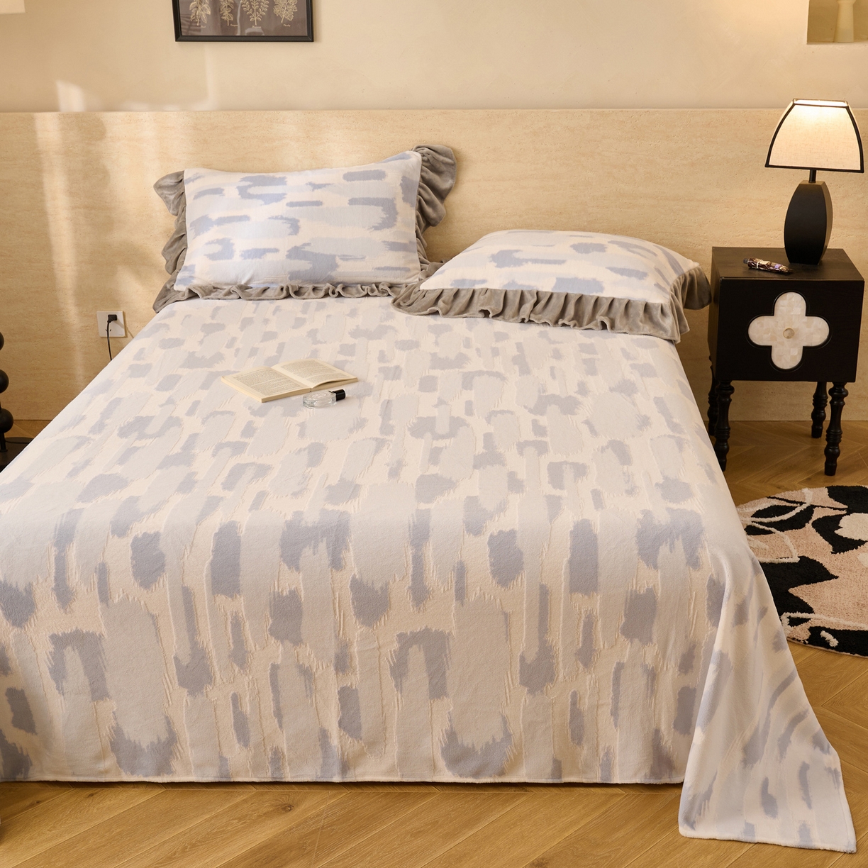 91家纺网 家纺一手货源 找家纺 （总）早晨家纺 2025新款高克重牛奶绒烂花单品床单