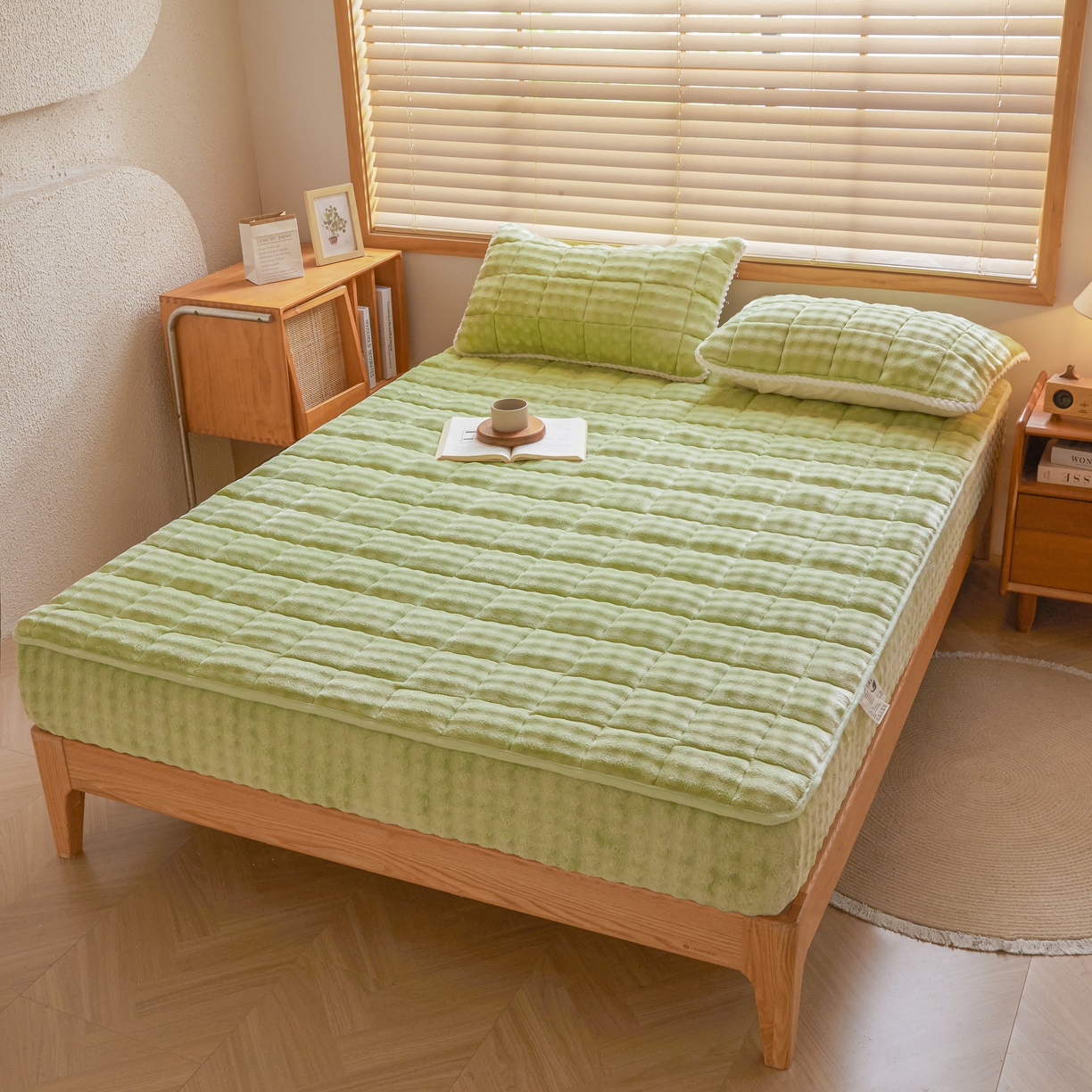 91家纺网 家纺一手货源 找家纺 （总）鑫顺欣 2025新款泡泡牛奶绒床笠套件三件套