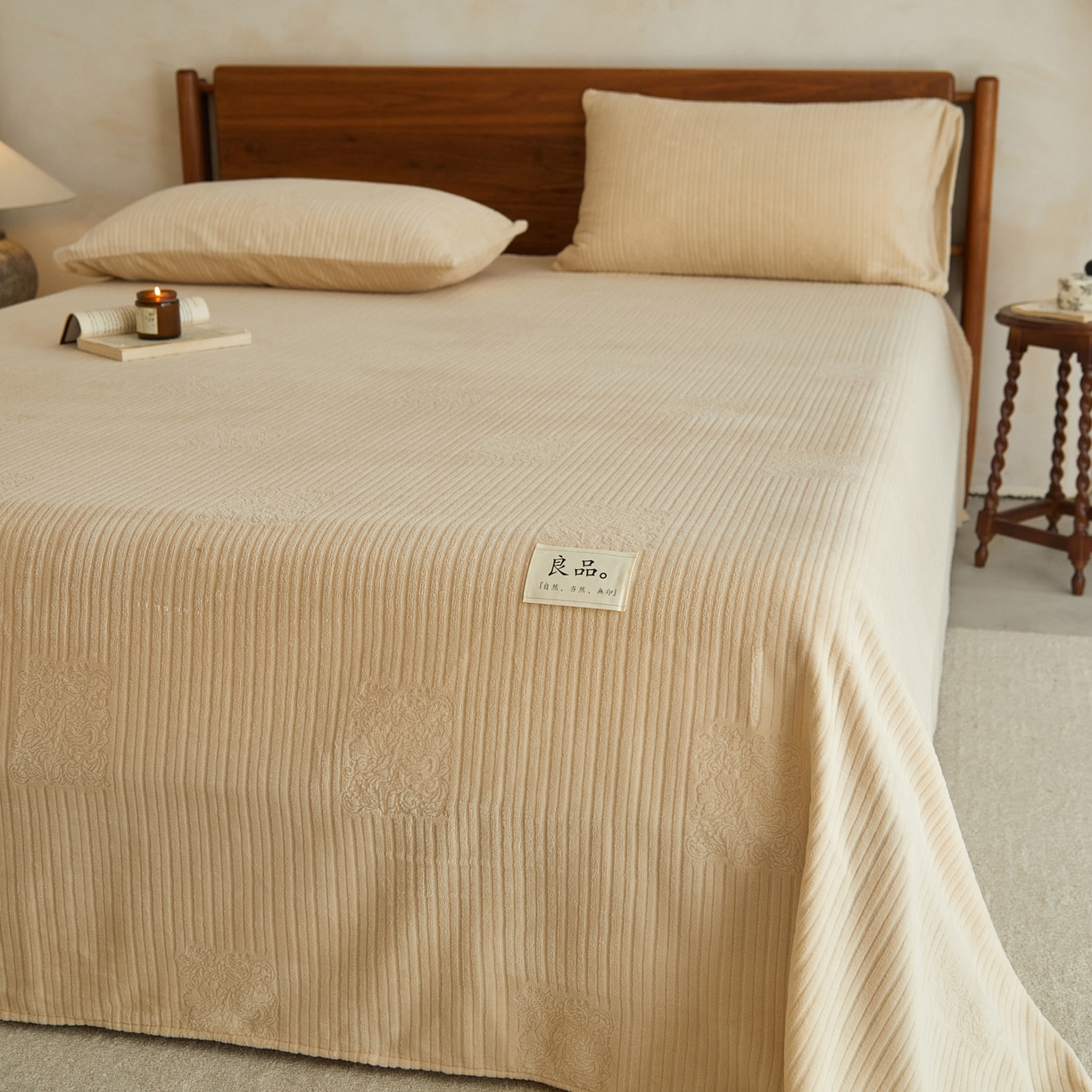 91家纺网 家纺一手货源 找家纺 早晨家纺 2025新款红金龙纯色烂花牛奶绒床单 米澜-米驼