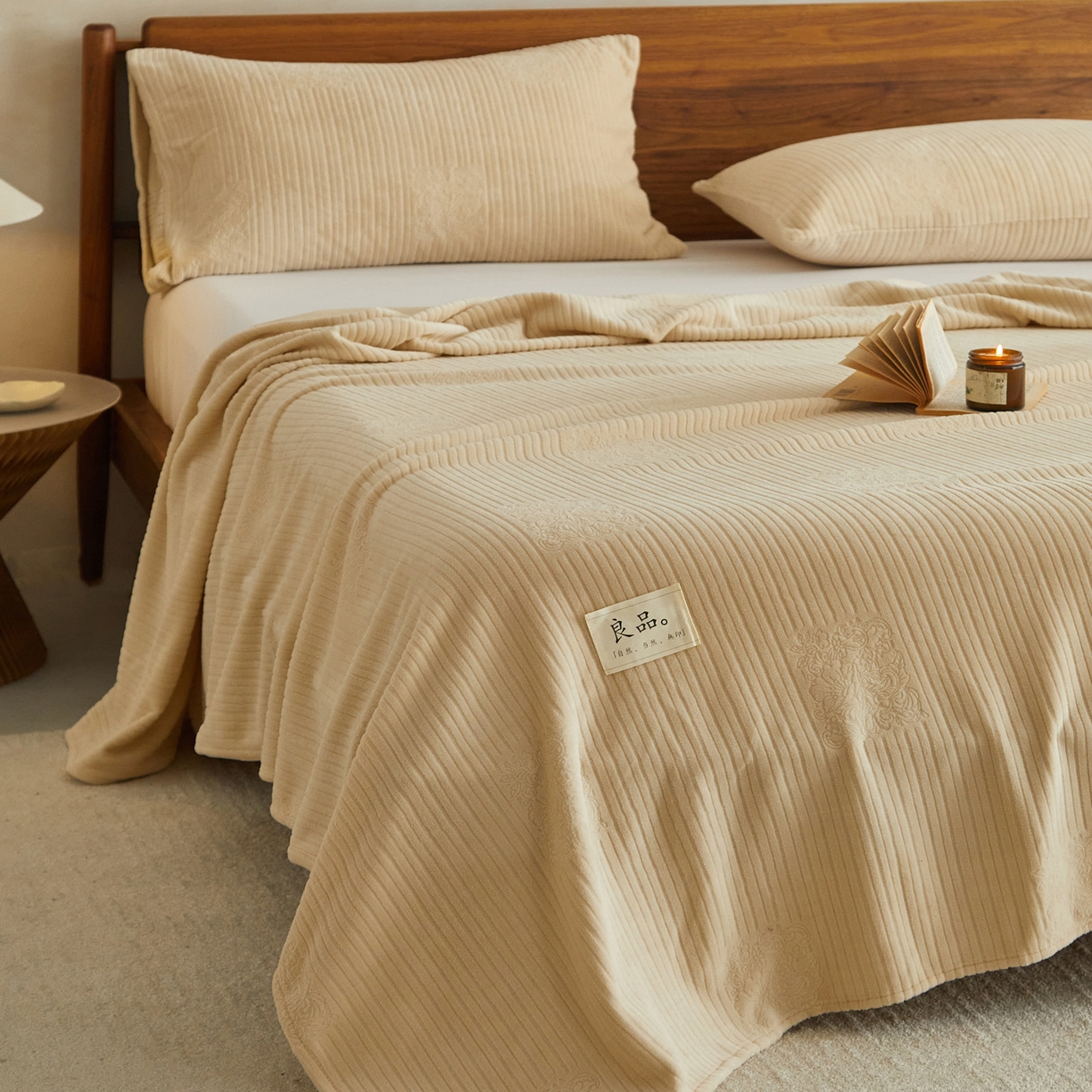 91家纺网 家纺一手货源 找家纺 早晨家纺 2025新款红金龙纯色烂花牛奶绒床单 米澜-米驼