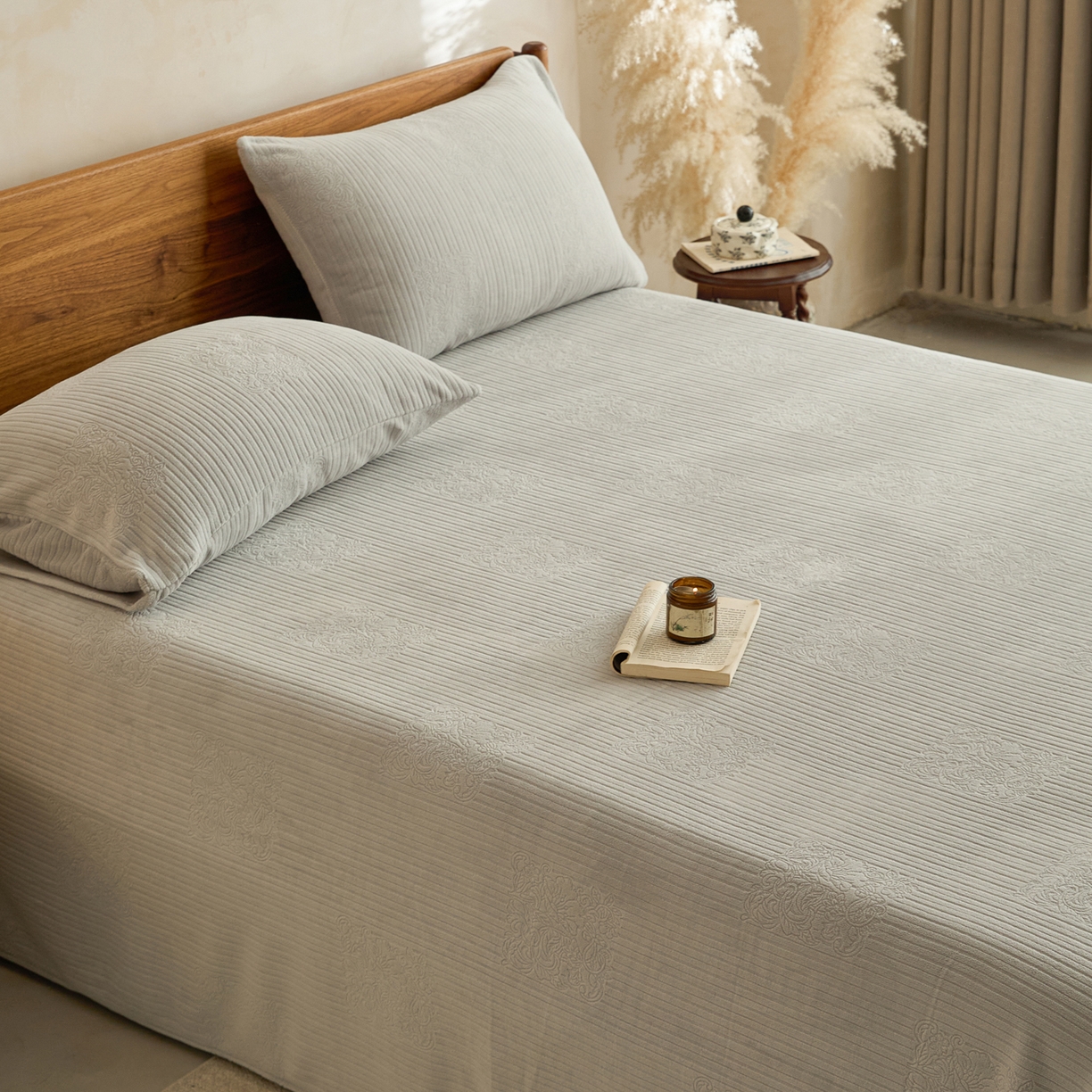 91家纺网 家纺一手货源 找家纺 早晨家纺 2025新款红金龙纯色烂花牛奶绒床单 米澜-浅灰