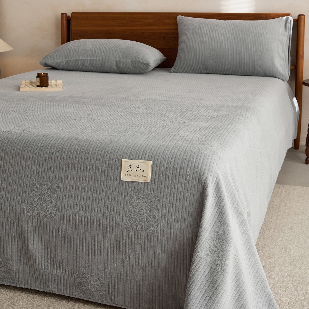 91家纺网 家纺一手货源 找家纺 早晨家纺 2025新款红金龙纯色烂花牛奶绒床单 米澜-银灰