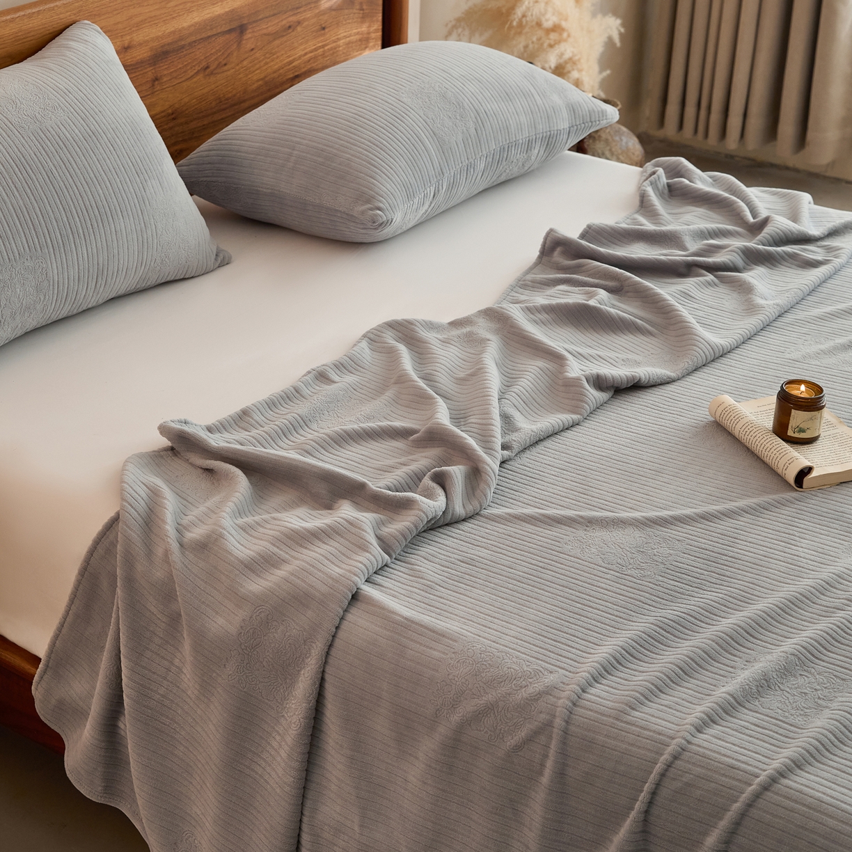 91家纺网 家纺一手货源 找家纺 早晨家纺 2025新款红金龙纯色烂花牛奶绒床单 米澜-银灰