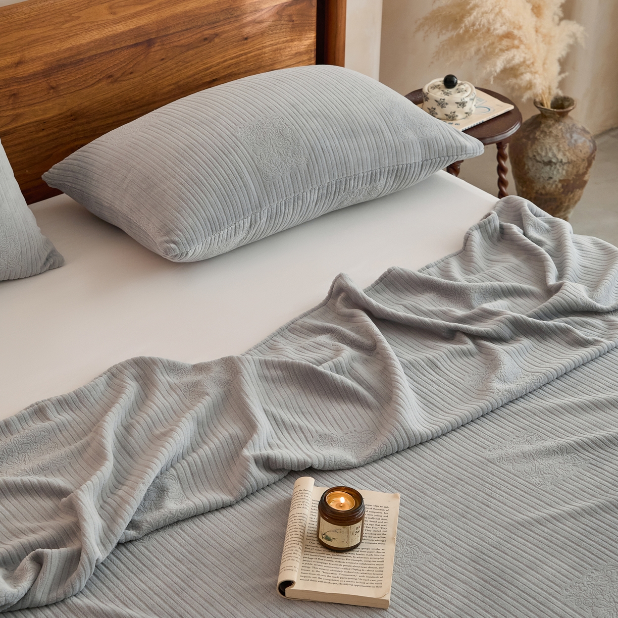 91家纺网 家纺一手货源 找家纺 早晨家纺 2025新款红金龙纯色烂花牛奶绒床单 米澜-银灰