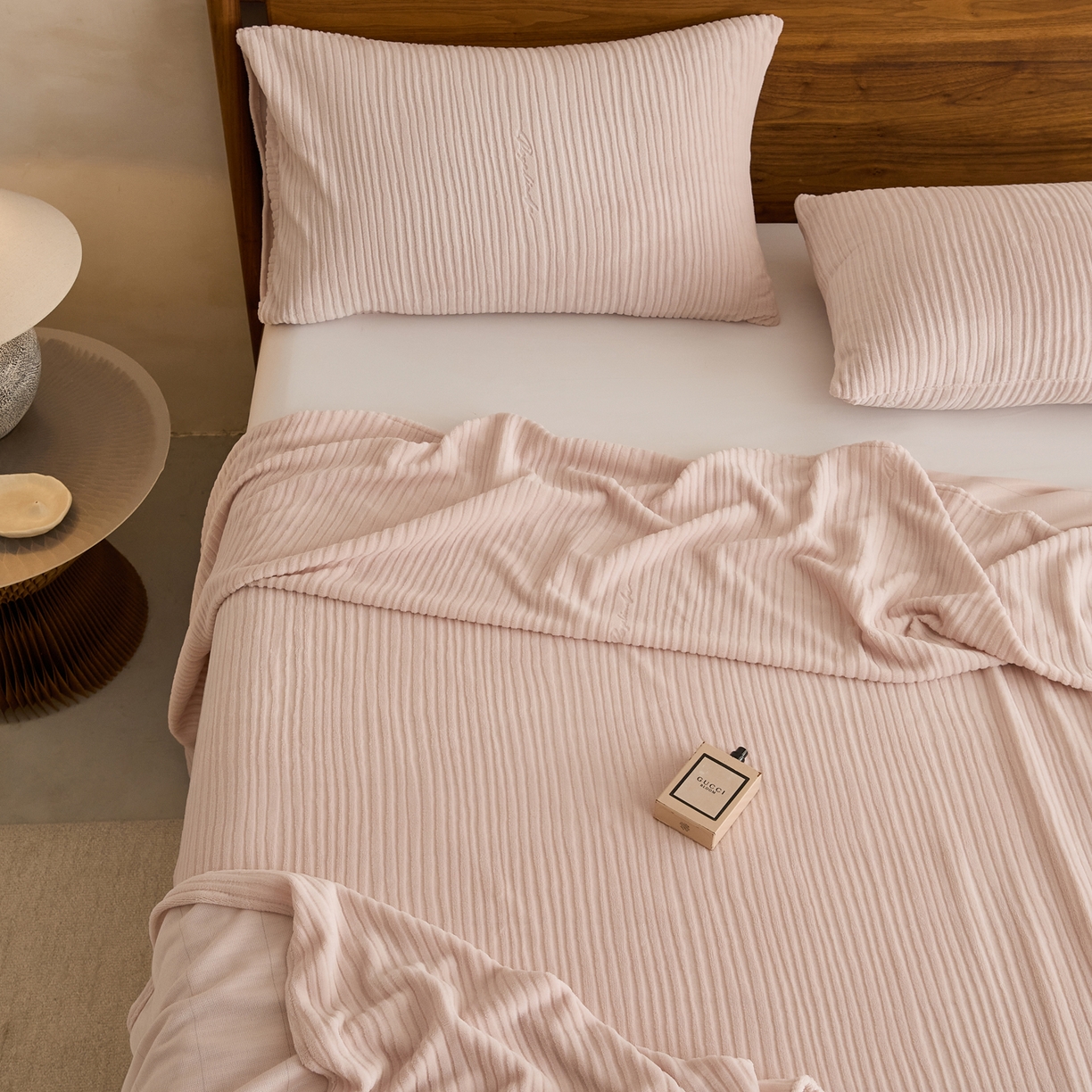 91家纺网 家纺一手货源 找家纺 早晨家纺 2025新款红金龙纯色烂花牛奶绒床单 恬憩-豆沙