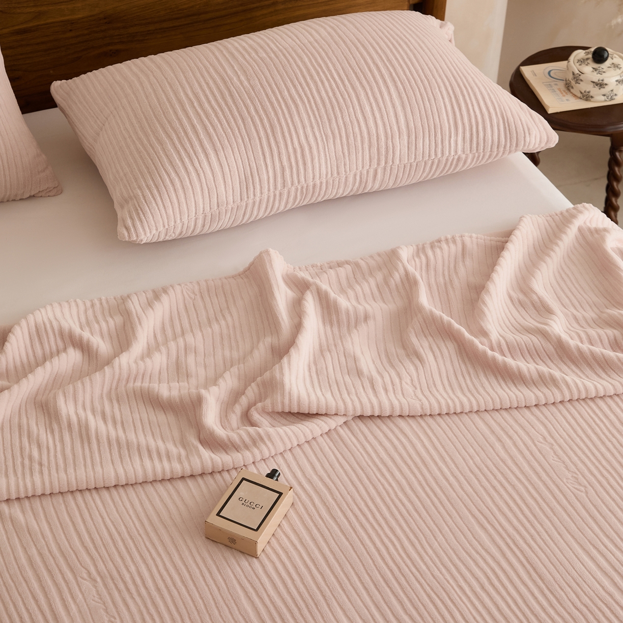 91家纺网 家纺一手货源 找家纺 早晨家纺 2025新款红金龙纯色烂花牛奶绒床单 恬憩-豆沙