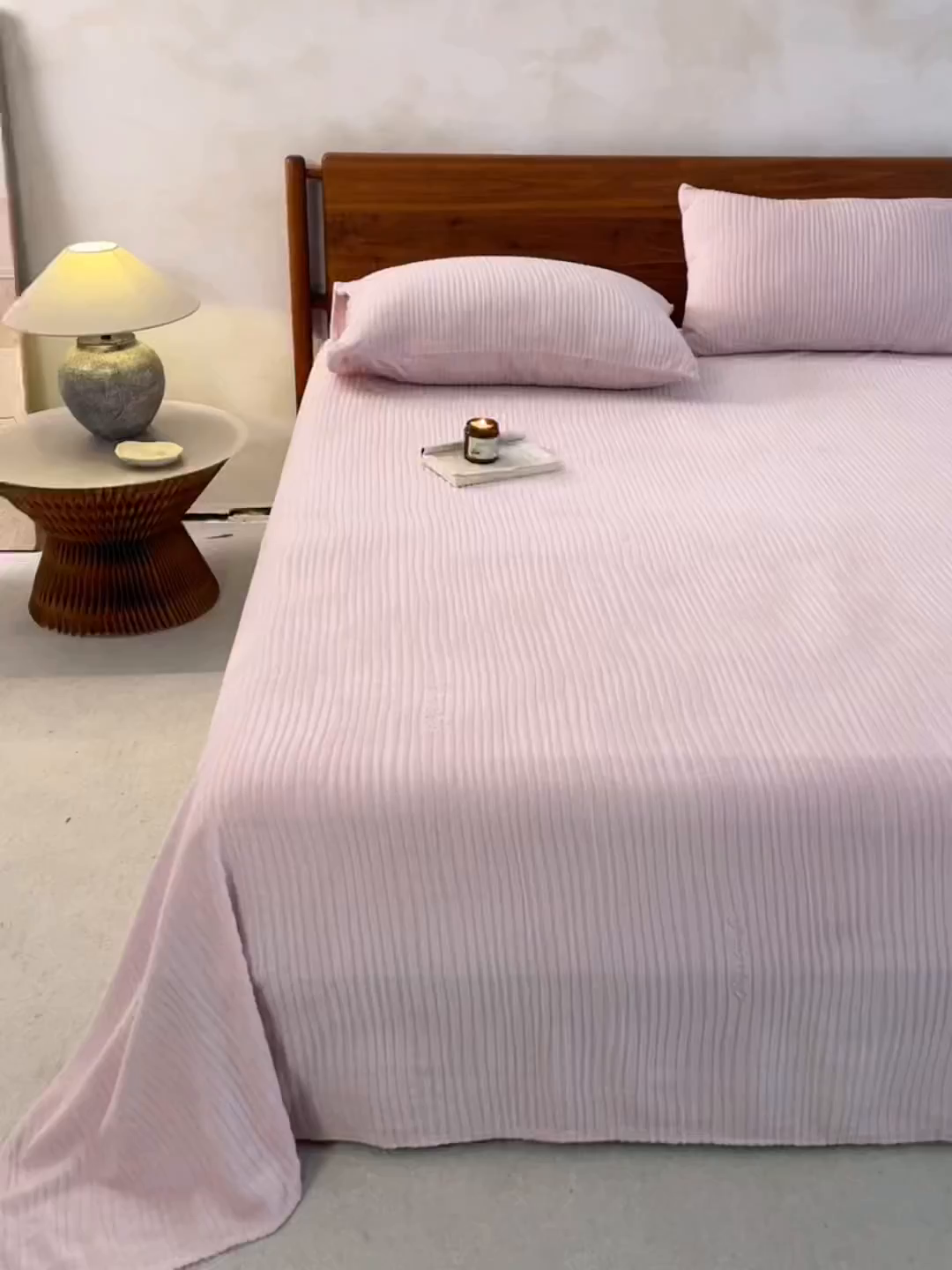 91家纺网 家纺一手货源 找家纺 早晨家纺 2025新款红金龙纯色烂花牛奶绒床单 恬憩-豆沙