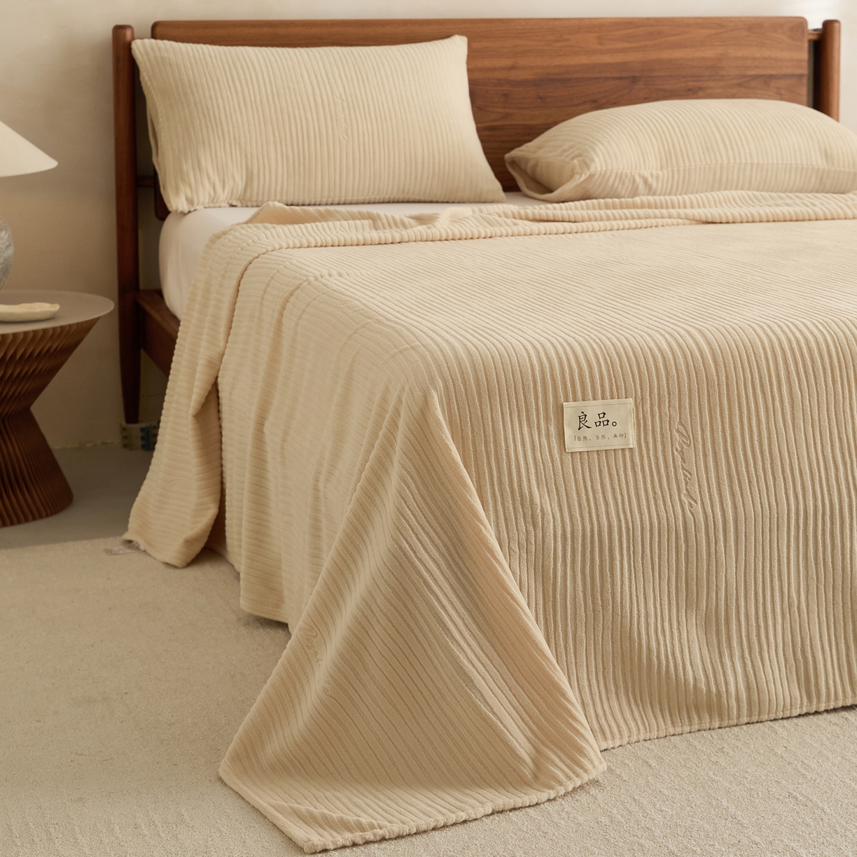 91家纺网 家纺一手货源 找家纺 早晨家纺 2025新款红金龙纯色烂花牛奶绒床单 恬憩-米驼