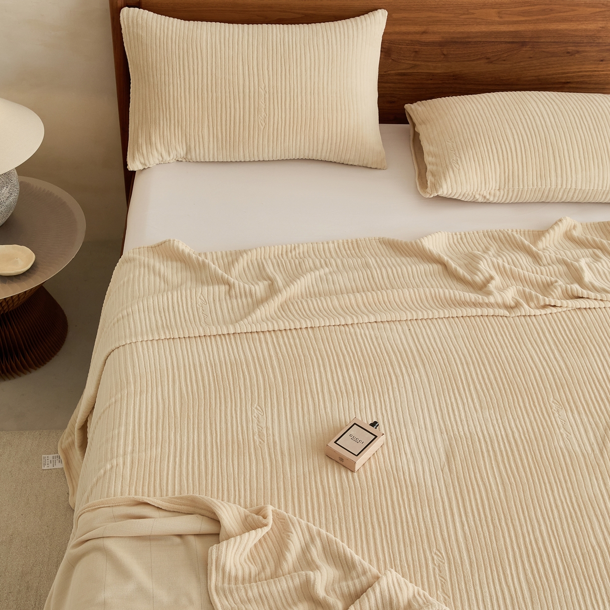 91家纺网 家纺一手货源 找家纺 早晨家纺 2025新款红金龙纯色烂花牛奶绒床单 恬憩-米驼