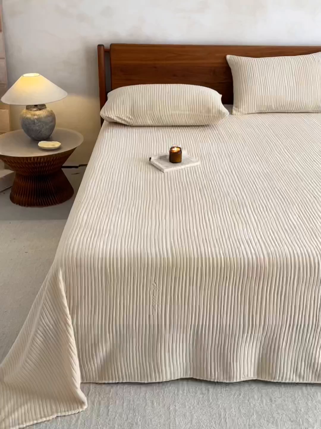 91家纺网 家纺一手货源 找家纺 早晨家纺 2025新款红金龙纯色烂花牛奶绒床单 恬憩-米驼