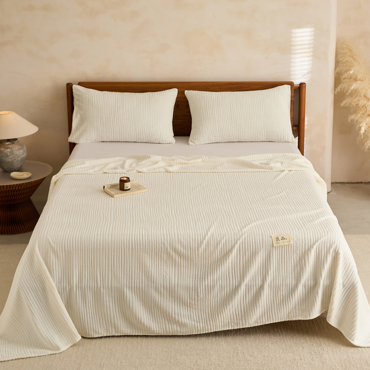 91家纺网 家纺一手货源 找家纺 早晨家纺 2025新款红金龙纯色烂花牛奶绒床单 恬憩-奶白