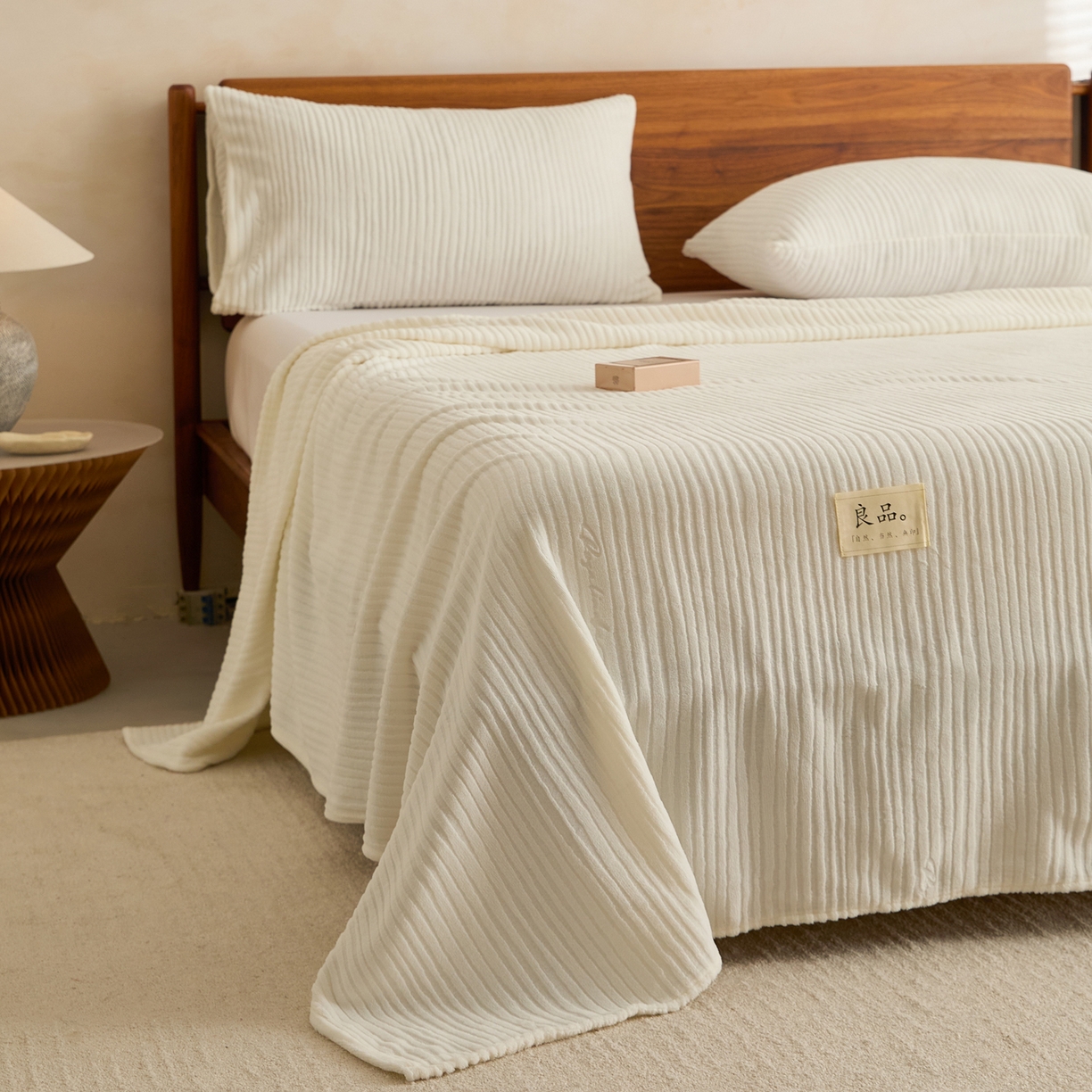 91家纺网 家纺一手货源 找家纺 早晨家纺 2025新款红金龙纯色烂花牛奶绒床单 恬憩-奶白