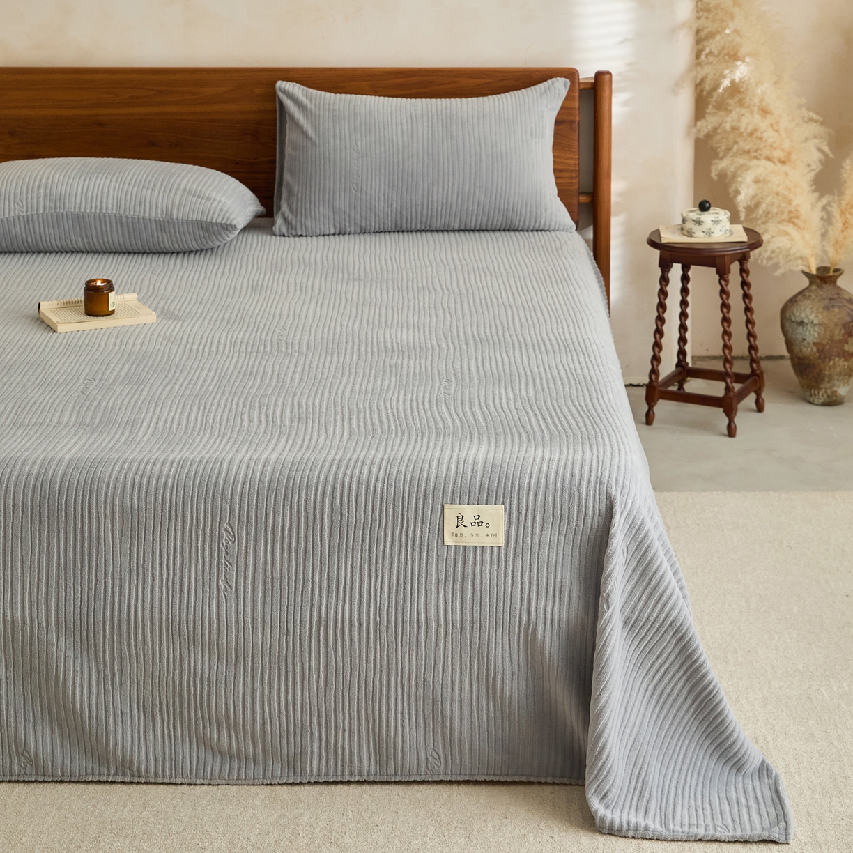 91家纺网 家纺一手货源 找家纺 早晨家纺 2025新款红金龙纯色烂花牛奶绒床单 恬憩-银灰