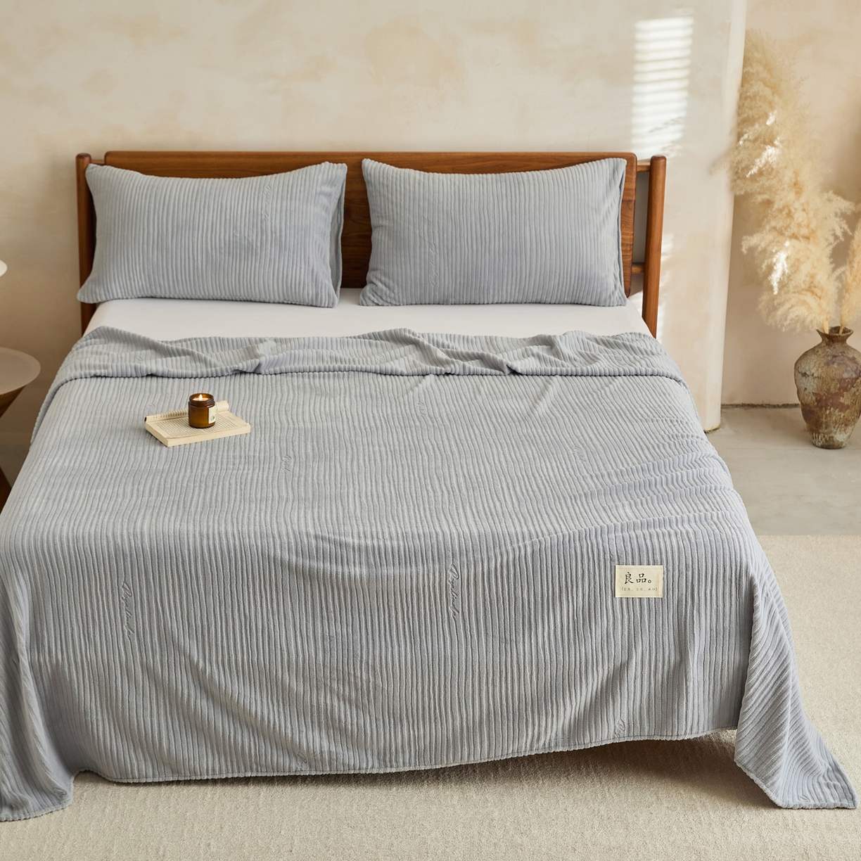 91家纺网 家纺一手货源 找家纺 早晨家纺 2025新款红金龙纯色烂花牛奶绒床单 恬憩-银灰