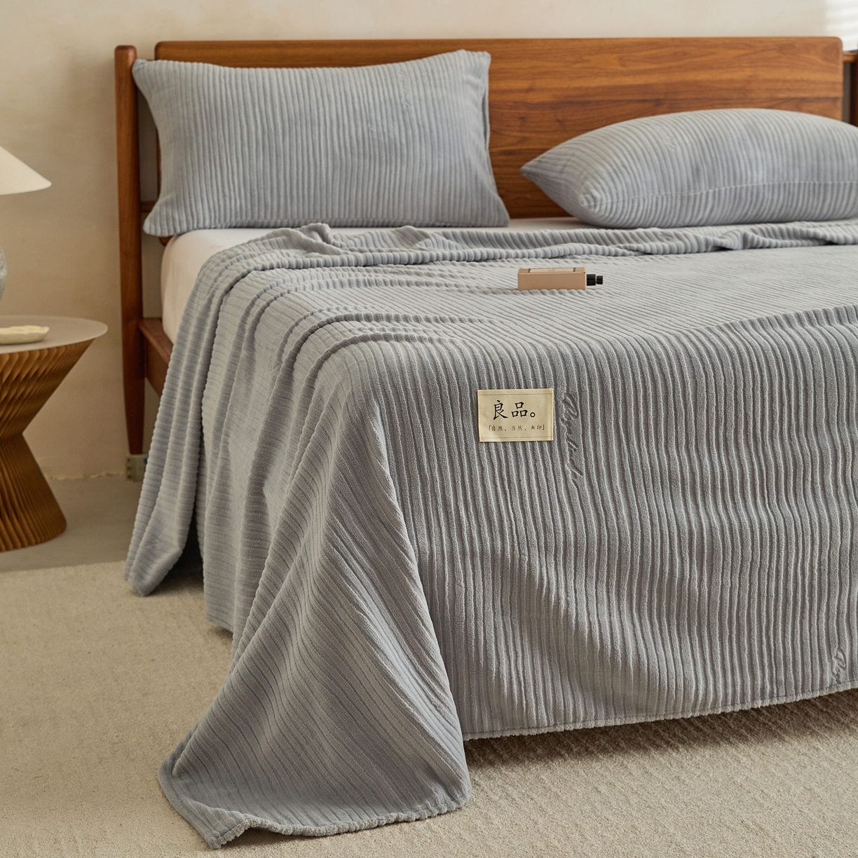 91家纺网 家纺一手货源 找家纺 早晨家纺 2025新款红金龙纯色烂花牛奶绒床单 恬憩-银灰