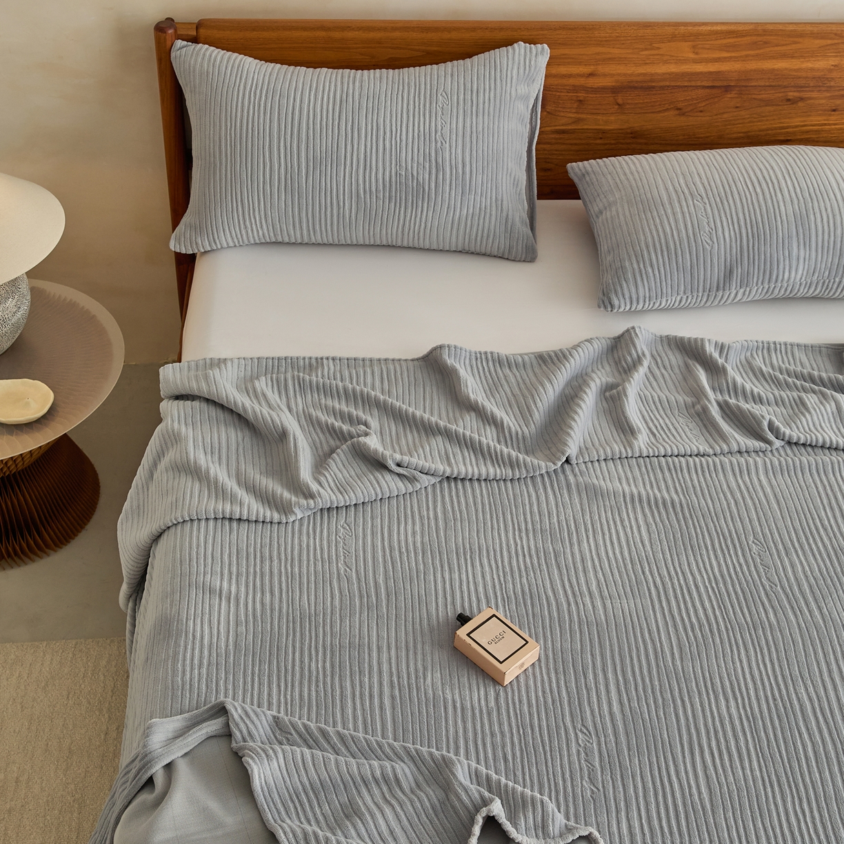 91家纺网 家纺一手货源 找家纺 早晨家纺 2025新款红金龙纯色烂花牛奶绒床单 恬憩-银灰