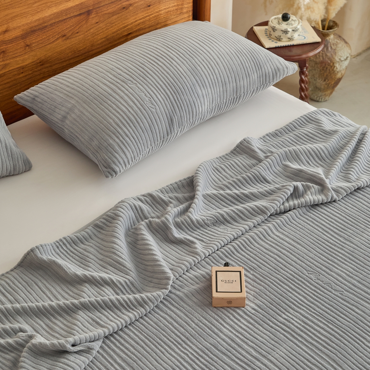 91家纺网 家纺一手货源 找家纺 早晨家纺 2025新款红金龙纯色烂花牛奶绒床单 恬憩-银灰