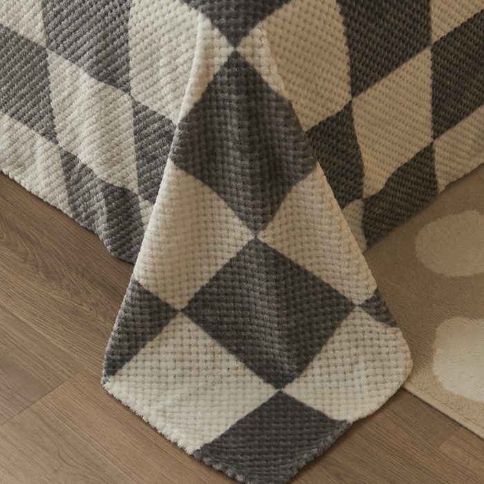 91家纺网 家纺一手货源 找家纺 早晨家纺 2025新款豆豆款高克重牛奶绒菠萝格无印风床单 豆豆绒-大方格灰