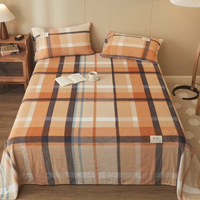 91家纺网 家纺一手货源 找家纺 早晨家纺 2025新款豆豆款高克重牛奶绒菠萝格无印风床单 豆豆绒-大格橙